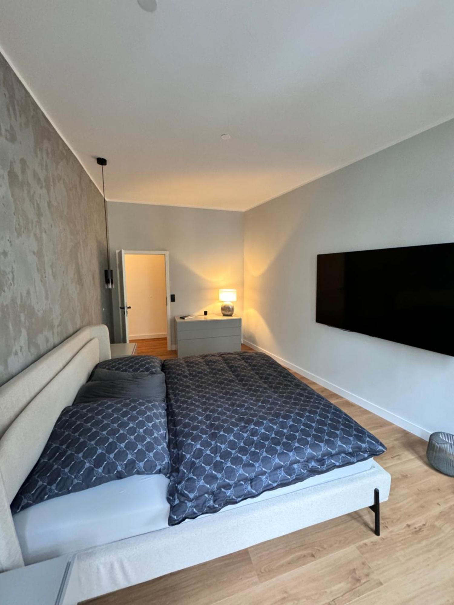 Premium In Stadtfeld Ost Mit 2 Schlafzimmern & Stellplatz
